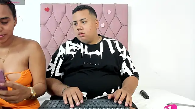 Snapshot of MICHAEL_AND_SHARON chatting on October 18, 1:41 am MICHAEL AND SHARON online show from October 18, 1:41 am