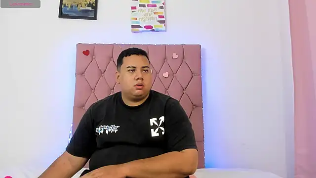 Snapshot of MICHAEL_AND_SHARON chatting on November 24, 4:23 am MICHAEL AND SHARON online show from November 24, 4:23 am