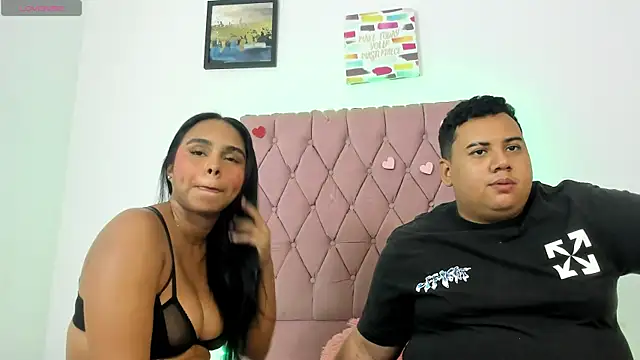 Snapshot of MICHAEL_AND_SHARON chatting on December 15, 4:06 am MICHAEL AND SHARON online show from December 15, 4:06 am