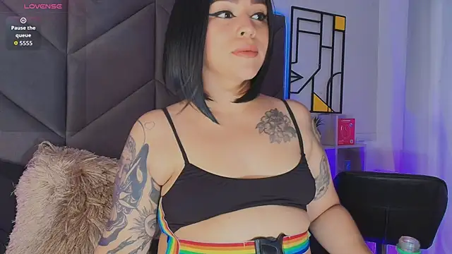 Snapshot of Carlaguzman_ chatting on July 20, 7:16 pm Carlaguzman online show from July 20, 7:16 pm