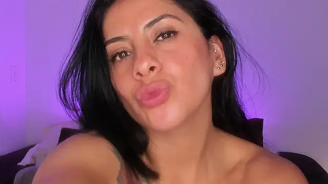 Snapshot of _lucianapalmer chatting on November 25, 1:49 am lucianapalmer online show from November 25, 1:49 am