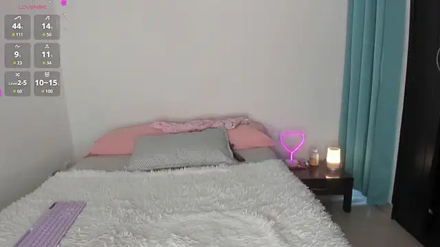  lucianapalmer online show from February 9, 11:58 am