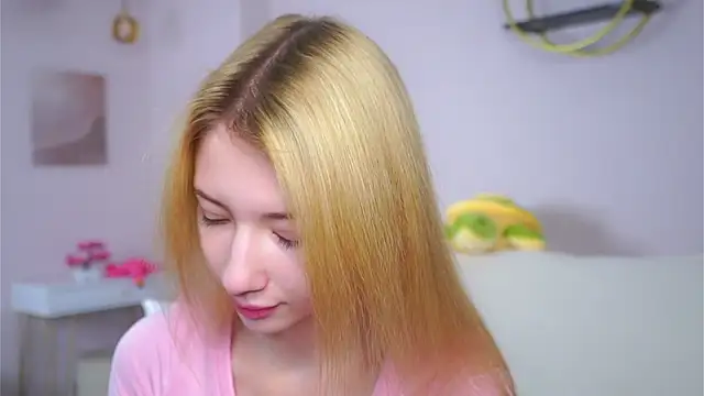 SunnivaCovil online show from February 12, 2:34 pm