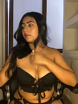 zoe mount online show from March 8, 8:03 pm