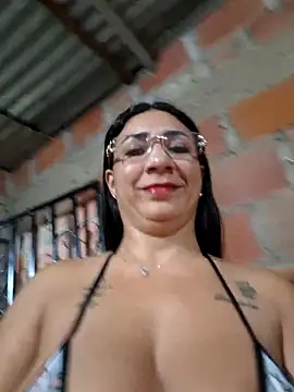 Snapshot of hot_veteran01 chatting on July 6, 10:45 am hot veteran01 online show from July 6, 10:45 am