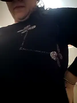 Dolcecurvy online show from March 18, 2:04 pm