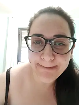 Snapshot of Dolcecurvy chatting on July 4, 1:06 pm Dolcecurvy online show from July 4, 1:06 pm
