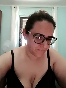Snapshot of Dolcecurvy chatting on July 5, 1:51 pm Dolcecurvy online show from July 5, 1:51 pm