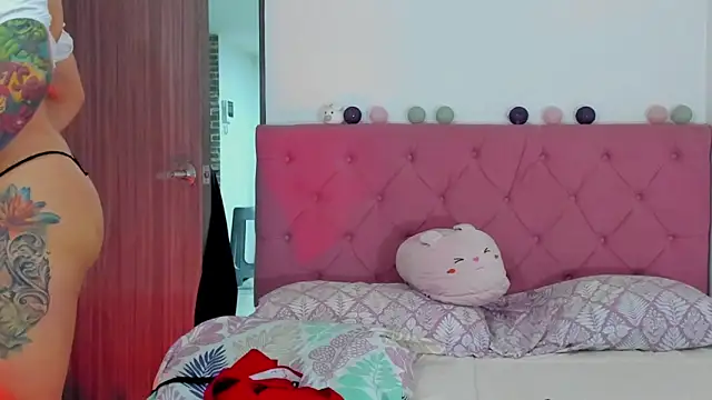 Snapshot of ela_black chatting on February 21, 1:00 pm ela black online show from February 21, 1:00 pm