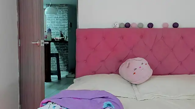 Snapshot of ela_black chatting on March 3, 12:27 pm ela black online show from March 3, 12:27 pm