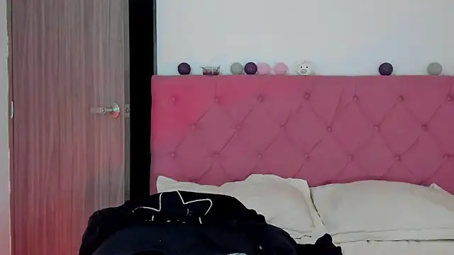 Snapshot of ela_black chatting on March 9, 1:37 pm ela black online show from March 9, 1:37 pm