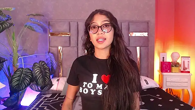 Tyla Ks online show from November 5, 7:36 pm