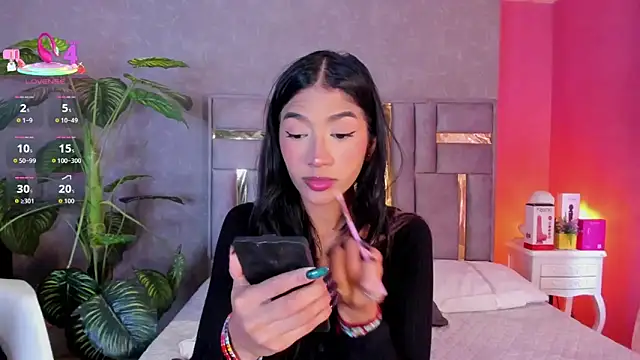Tyla Ks online show from May 4, 7:21 pm