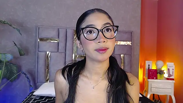 Snapshot of Tyla_Ks chatting on June 11, 7:01 pm Tyla Ks online show from June 11, 7:01 pm