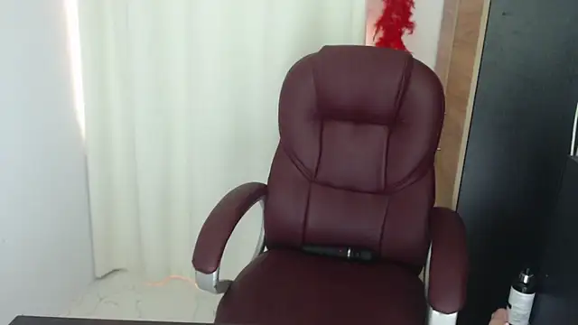 Snapshot of Mature_2025 chatting on June 15, 3:47 pm Mature 2025 online show from June 15, 3:47 pm