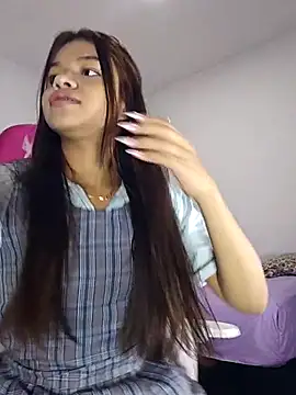Snapshot of sophia_ramirez12 chatting on May 6, 8:47 pm sophia ramirez12 online show from May 6, 8:47 pm