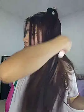 Snapshot of sophia_ramirez12 chatting on June 17, 10:32 pm sophia ramirez12 online show from June 17, 10:32 pm