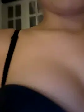 laraaaaaa online show from December 4, 5:54 pm