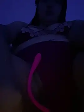 Snapshot of tu-bebitaa chatting on February 19, 9:06 am tu-bebitaa online show from February 19, 9:06 am