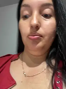 Snapshot of tu-bebitaa chatting on February 21, 4:07 am tu-bebitaa online show from February 21, 4:07 am