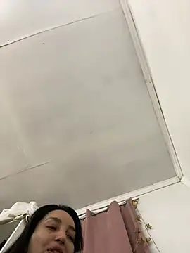 Snapshot of tu-bebitaa chatting on February 22, 5:44 am tu-bebitaa online show from February 22, 5:44 am