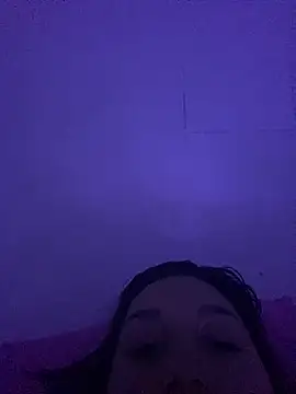 Snapshot of tu-bebitaa chatting on November 9, 6:44 am tu-bebitaa online show from November 9, 6:44 am