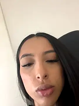 Snapshot of agaataa_ chatting on November 21, 12:54 am agaataa online show from November 21, 12:54 am