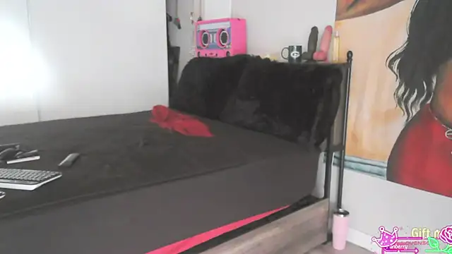 Queenanitadix online show from April 27, 3:10 pm