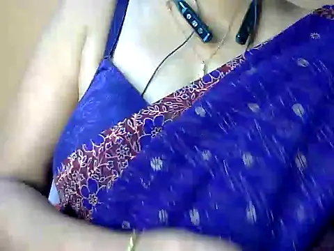 Snapshot of IND9876 chatting on October 9, 2:26 pm IND9876 online show from October 9, 2:26 pm