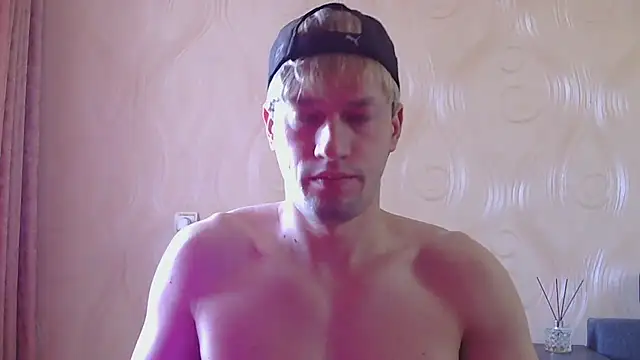 Snapshot of frama666 chatting on May 4, 8:54 am frama666 online show from May 4, 8:54 am