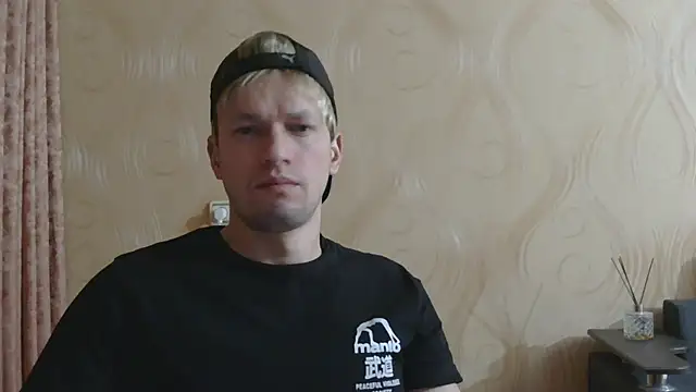 Snapshot of frama666 chatting on May 5, 8:28 pm frama666 online show from May 5, 8:28 pm