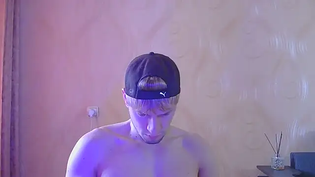 Snapshot of frama666 chatting on May 16, 9:28 am frama666 online show from May 16, 9:28 am
