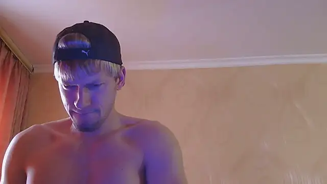 Snapshot of frama666 chatting on May 16, 10:36 am frama666 online show from May 16, 10:36 am