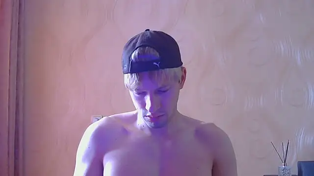 Snapshot of frama666 chatting on May 18, 9:04 am frama666 online show from May 18, 9:04 am