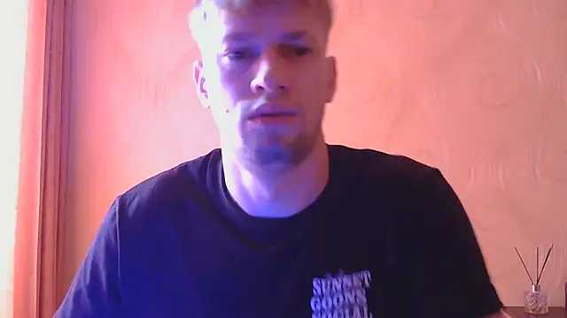 Snapshot of frama666 chatting on June 10, 5:50 am frama666 online show from June 10, 5:50 am