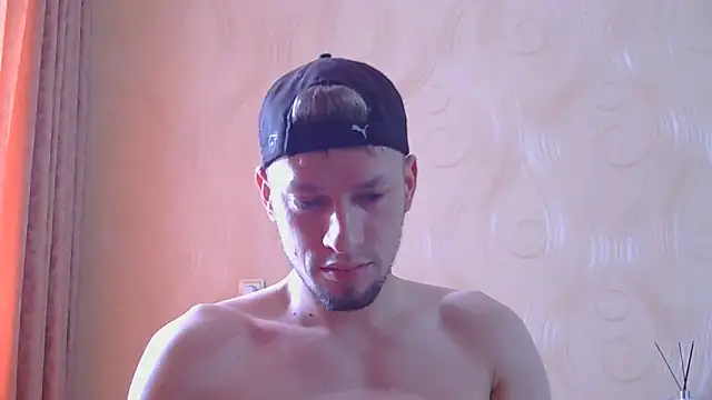 Snapshot of frama666 chatting on June 19, 10:19 am frama666 online show from June 19, 10:19 am