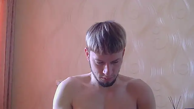 Snapshot of frama666 chatting on July 6, 8:00 am frama666 online show from July 6, 8:00 am