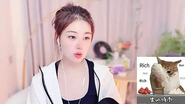 Snapshot of CC-777888 chatting on July 26, 1:51 pm CC-777888 online show from July 26, 1:51 pm