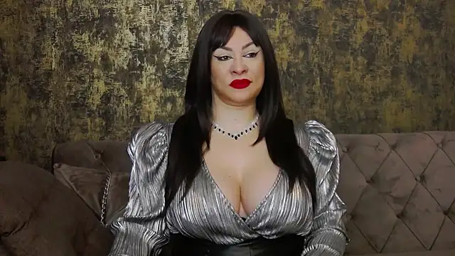 Snapshot of MistressAmberCrost chatting on October 27, 6:28 am MistressAmberCrost online show from October 27, 6:28 am