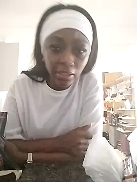 Snapshot of xxTatiannaxx chatting on May 23, 2:21 pm xxTatiannaxx online show from May 23, 2:21 pm