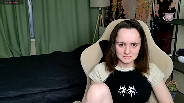 Luna Loveee online show from March 15, 3:40 am