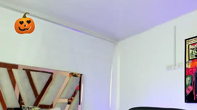 Snapshot of ValeAmayaa chatting on October 15, 9:15 pm ValeAmayaa online show from October 15, 9:15 pm