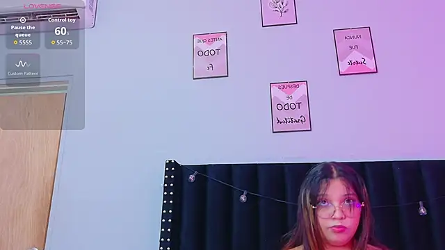 innocenthazel online show from October 19, 12:06 pm