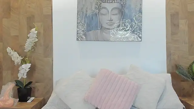 Lucia Brown  online show from June 9, 9:48 pm