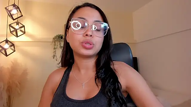 Lucia Brown  online show from June 25, 7:51 pm