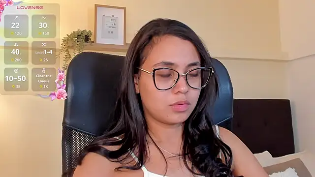 Lucia Brown  online show from July 2, 8:59 pm