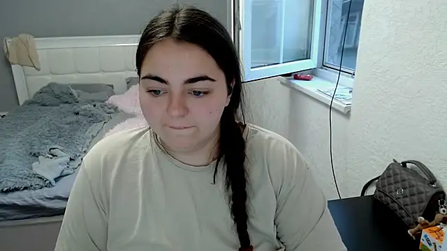 Snapshot of kitsune_8 chatting on August 4, 3:32 am kitsune 8 online show from August 4, 3:32 am