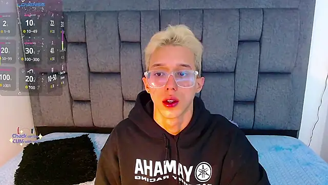 skinny bigcock02 online show from September 18, 11:29 pm