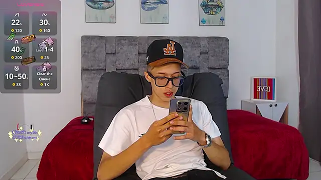 skinny bigcock02 online show from March 12, 9:21 pm