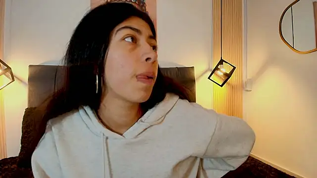 Cassie bloom online show from January 8, 7:38 pm